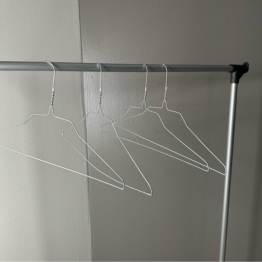 NO MORE WIRE HANGERS 4 Pc. Wire Hanger Set